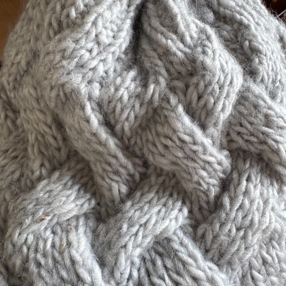 Avanti Light Grey Knit Beanie Hat with Natural Fox Pom Pom - Picture 5 of 6